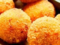 Porção de Bolinho de Salmão (2und)